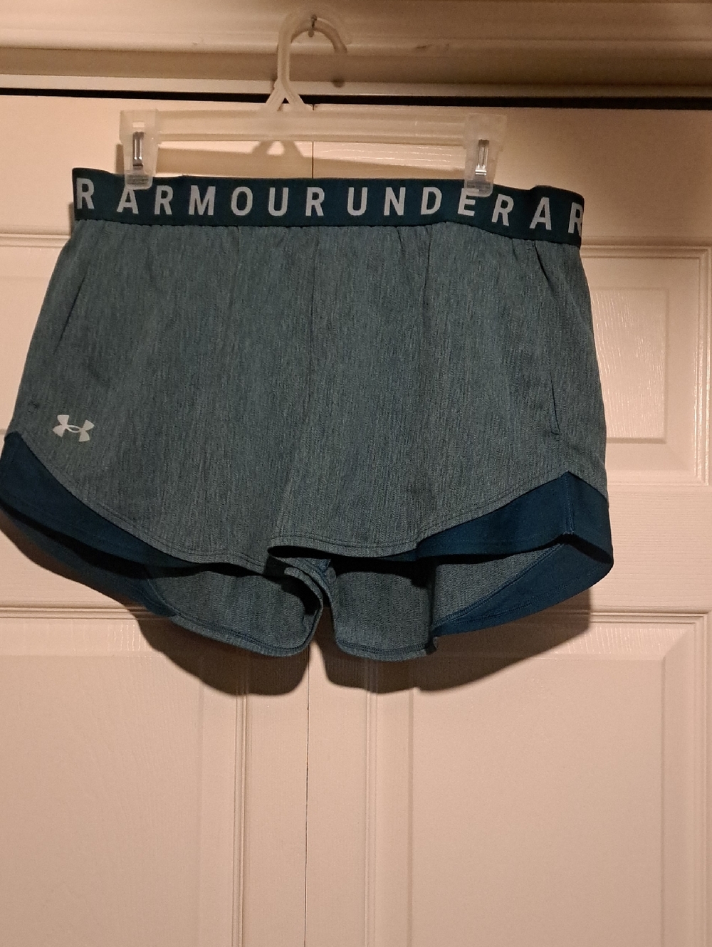 🏸 Under Armour Tourise green Athletic Sports  Shorts with Branded Waistband